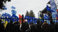 Пока на Майдане затишье, в Мариинку подтягиваются силовики и сторонники регионалов